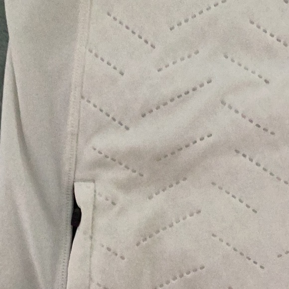 NWT Under Armour White and Black Vest Cold Gear Reactor front zipper & pockets - Picture 10 of 16